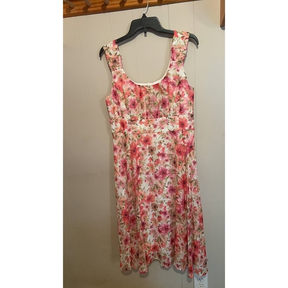 Dressbarn Floral Sleeveless Dress